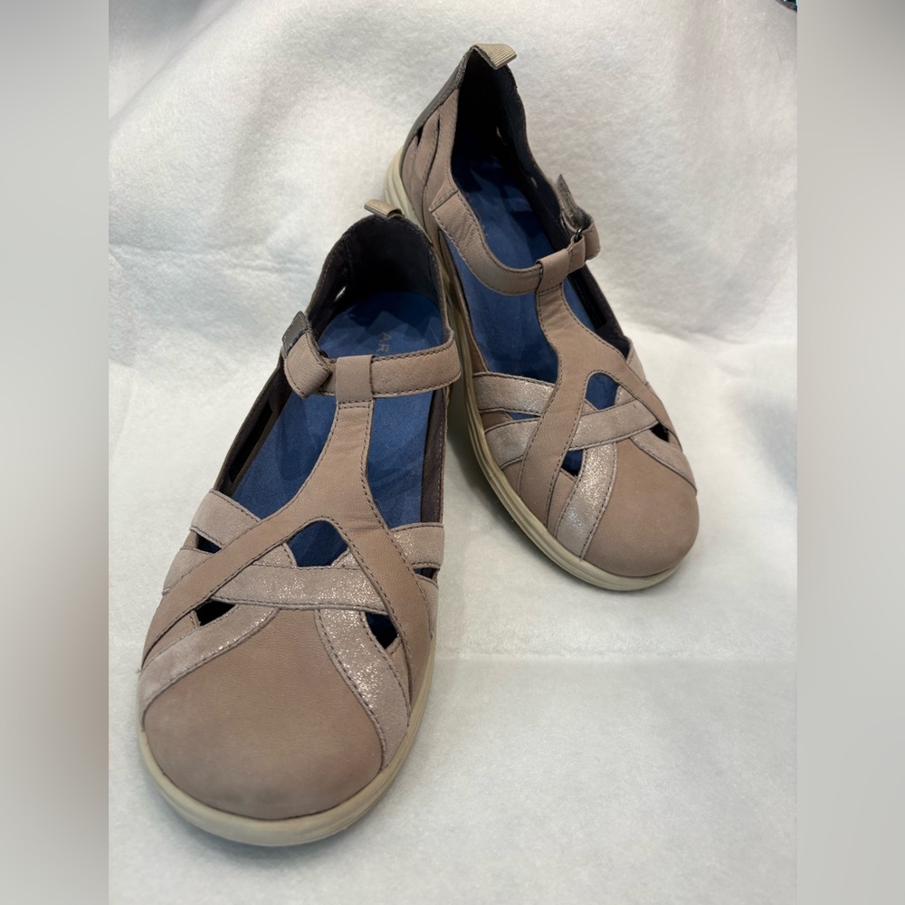 Aravon Sandals with T-Strap and Closed Toe